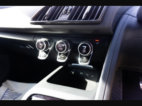 Audi R8 5.2 FSI V10 Plus S Tronic quattro Euro 6 (s/s) 2dr 39