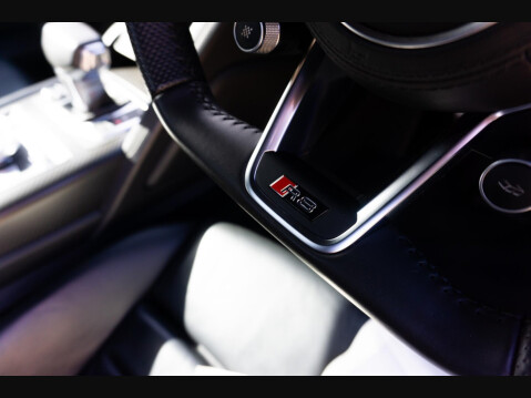 Audi R8 5.2 FSI V10 Plus S Tronic quattro Euro 6 (s/s) 2dr 46