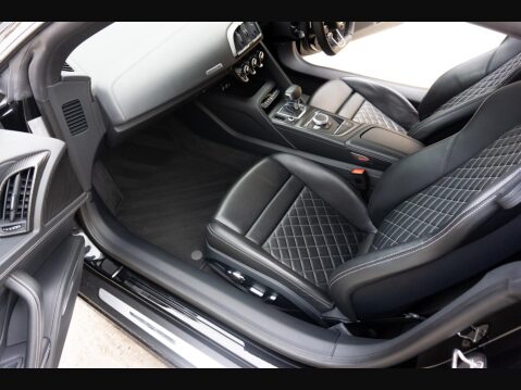 Audi R8 5.2 FSI V10 Plus S Tronic quattro Euro 6 (s/s) 2dr 44