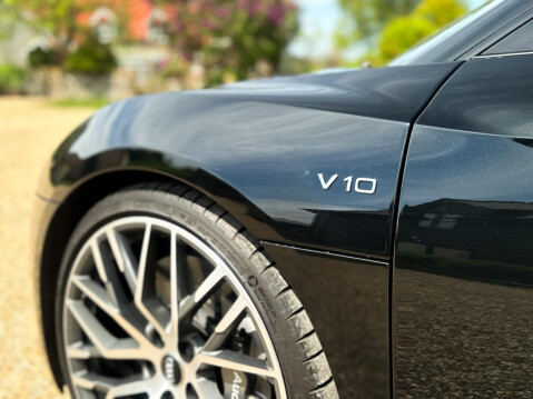 Audi R8 5.2 FSI V10 Plus S Tronic quattro Euro 6 (s/s) 2dr 17