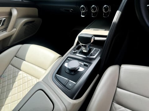 Audi R8 5.2 FSI V10 Plus S Tronic quattro Euro 6 (s/s) 2dr 32