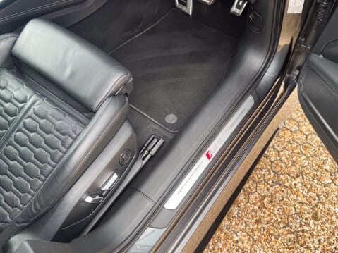Audi RS6 4.0 TFSI V8 Tiptronic quattro Euro 6 (s/s) 5dr 25