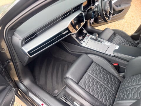 Audi RS6 4.0 TFSI V8 Tiptronic quattro Euro 6 (s/s) 5dr 32