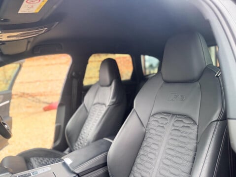 Audi RS6 4.0 TFSI V8 Tiptronic quattro Euro 6 (s/s) 5dr 33