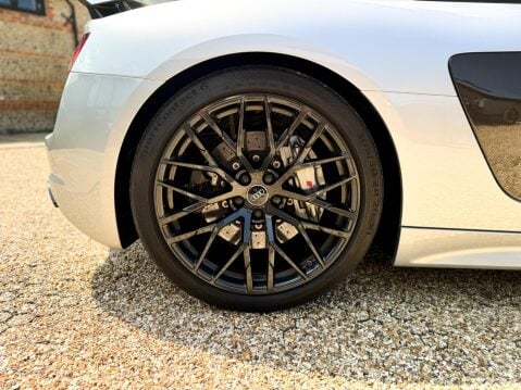 Audi R8 5.2 FSI V10 Plus S Tronic quattro Euro 6 (s/s) 2dr 2