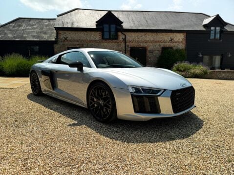 Audi R8 5.2 FSI V10 Plus S Tronic quattro Euro 6 (s/s) 2dr 5