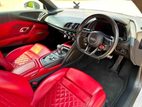 Audi R8 5.2 FSI V10 Plus S Tronic quattro Euro 6 (s/s) 2dr 17