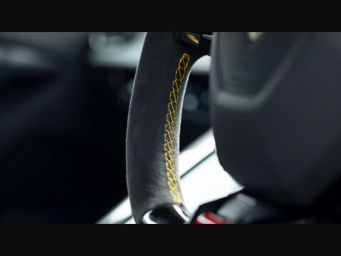 Lamborghini Huracan 38