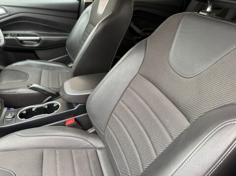 Ford Kuga TITANIUM TDCI 2WD 25