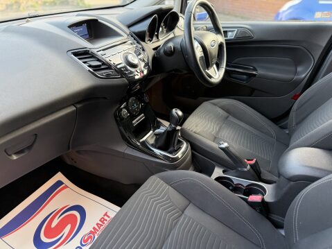 Ford Fiesta TITANIUM 12