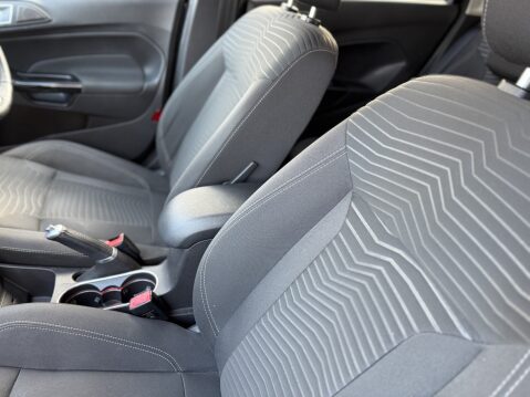 Ford Fiesta TITANIUM 13