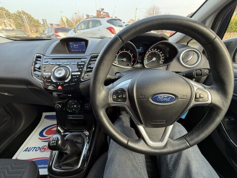 Ford Fiesta TITANIUM 20