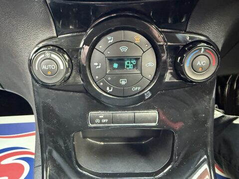 Ford Fiesta TITANIUM 23