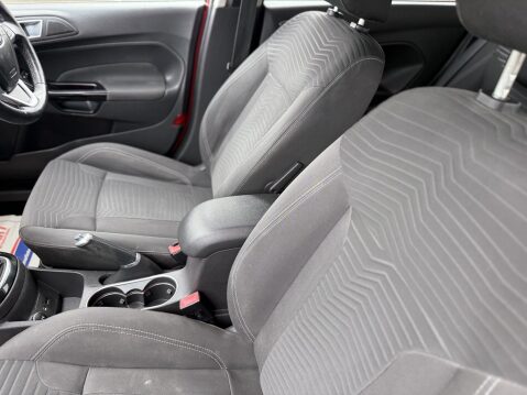 Ford Fiesta TITANIUM 14