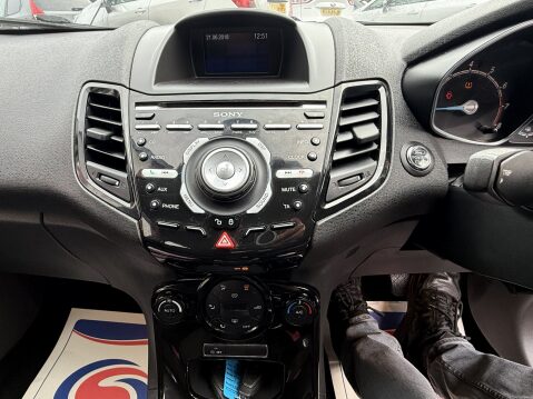 Ford Fiesta TITANIUM 21