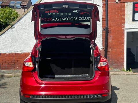 Ford Focus TITANIUM 8