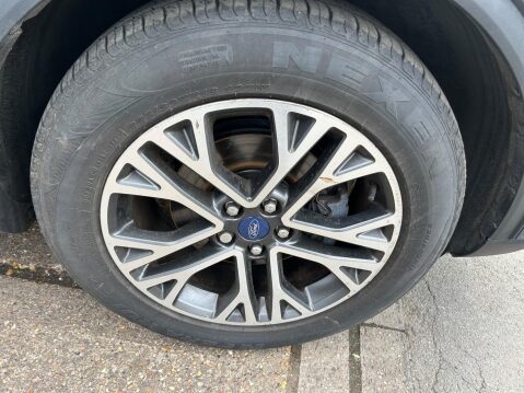 Ford Kuga 1.5T EcoBoost Titanium First Edition Euro 6 (s/s) 5dr 39