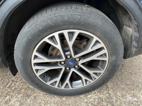 Ford Kuga 1.5T EcoBoost Titanium First Edition Euro 6 (s/s) 5dr 41
