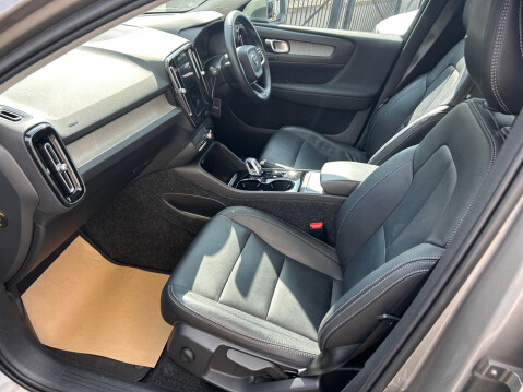 Volvo XC40 2.0 T4 Inscription Auto AWD Euro 6 (s/s) 5dr 5