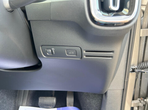 Volvo XC40 2.0 T4 Inscription Auto AWD Euro 6 (s/s) 5dr 23