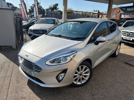 Ford Fiesta 1.0T EcoBoost Titanium Euro 6 (s/s) 5dr