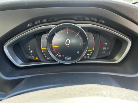 Volvo V40 2.0 D3 R-Design Nav Plus Euro 6 (s/s) 5dr 9