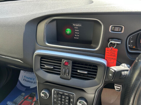 Volvo V40 2.0 D3 R-Design Nav Plus Euro 6 (s/s) 5dr 15