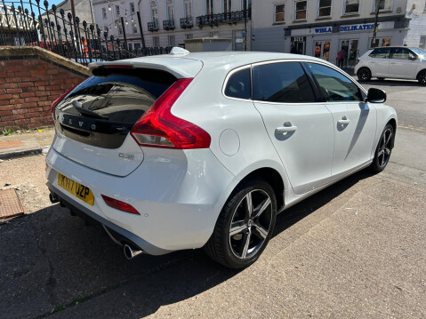 Volvo V40 2.0 D3 R-Design Nav Plus Euro 6 (s/s) 5dr 42