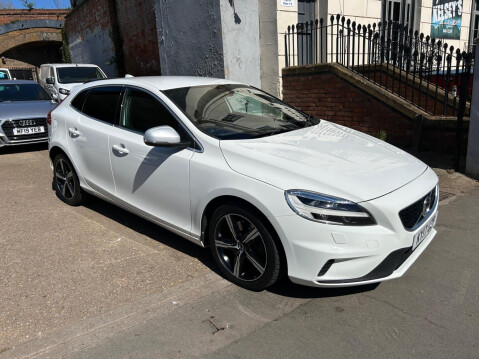 Volvo V40 2.0 D3 R-Design Nav Plus Euro 6 (s/s) 5dr 45