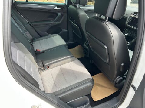 Volkswagen Tiguan 2.0 TDI R-Line Tech DSG Euro 6 (s/s) 5dr 6