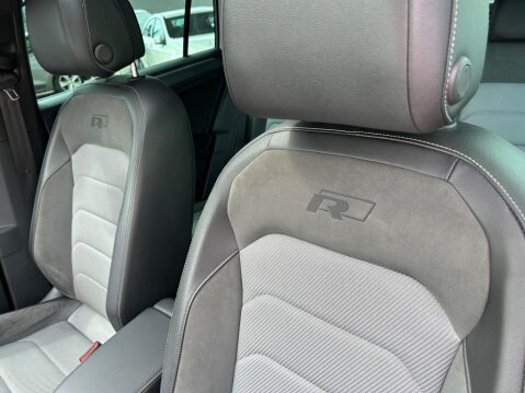 Volkswagen Tiguan 2.0 TDI R-Line Tech DSG Euro 6 (s/s) 5dr 8