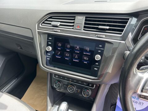 Volkswagen Tiguan 2.0 TDI R-Line Tech DSG Euro 6 (s/s) 5dr 21