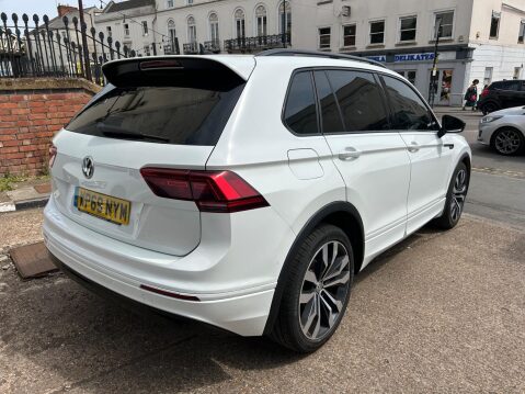 Volkswagen Tiguan 2.0 TDI R-Line Tech DSG Euro 6 (s/s) 5dr 40
