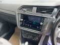 Volkswagen Tiguan 2.0 TDI R-Line Tech DSG Euro 6 (s/s) 5dr 20