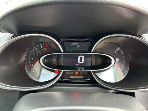 Renault Clio 0.9 TCe Iconic Euro 6 (s/s) 5dr 9