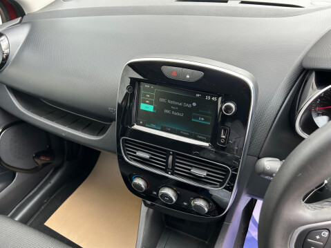Renault Clio 0.9 TCe Iconic Euro 6 (s/s) 5dr 15