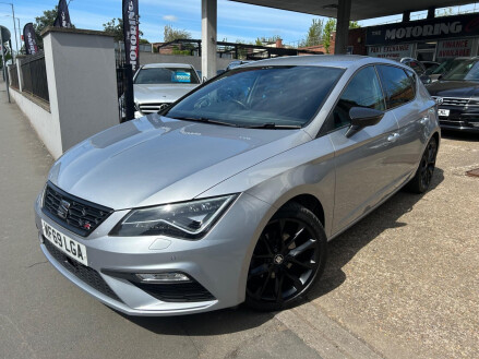 SEAT Leon 1.5 TSI EVO FR Black Edition Euro 6 (s/s) 5dr