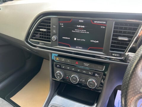 SEAT Leon 1.5 TSI EVO FR Black Edition Euro 6 (s/s) 5dr 15