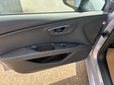SEAT Leon 1.5 TSI EVO FR Black Edition Euro 6 (s/s) 5dr 27