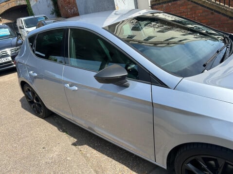 SEAT Leon 1.5 TSI EVO FR Black Edition Euro 6 (s/s) 5dr 40