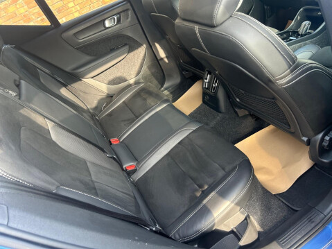 Volvo XC40 1.5h T5 Twin Engine Recharge 10.7kWh R-Design Auto Euro 6 (s/s) 5dr 6