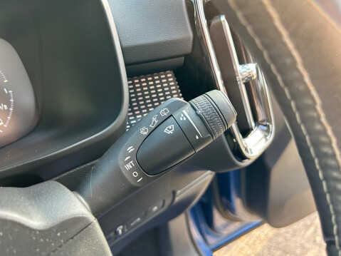 Volvo XC40 1.5h T5 Twin Engine Recharge 10.7kWh R-Design Auto Euro 6 (s/s) 5dr 19