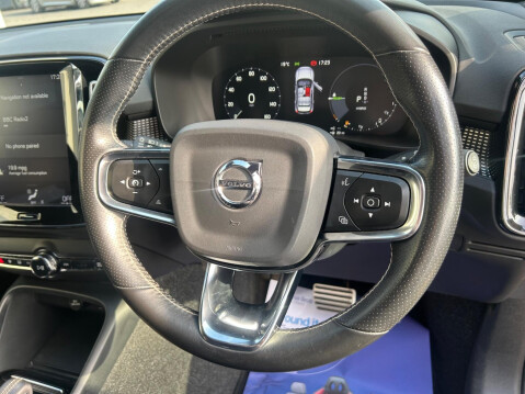 Volvo XC40 1.5h T5 Twin Engine Recharge 10.7kWh R-Design Auto Euro 6 (s/s) 5dr 22