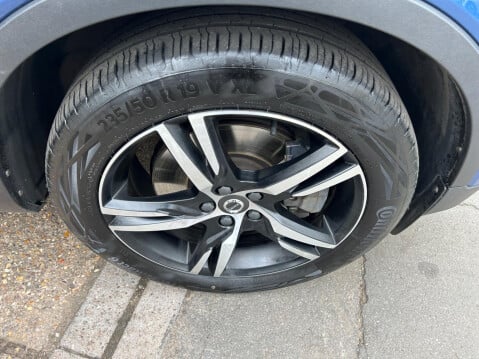 Volvo XC40 1.5h T5 Twin Engine Recharge 10.7kWh R-Design Auto Euro 6 (s/s) 5dr 31