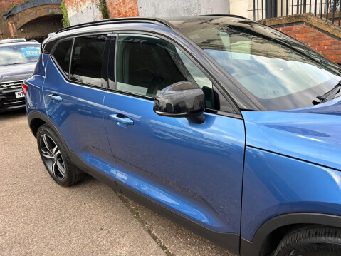 Volvo XC40 1.5h T5 Twin Engine Recharge 10.7kWh R-Design Auto Euro 6 (s/s) 5dr 36