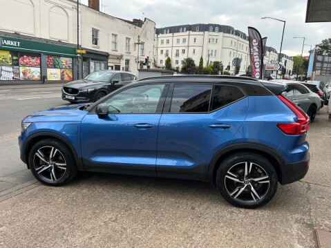 Volvo XC40 1.5h T5 Twin Engine Recharge 10.7kWh R-Design Auto Euro 6 (s/s) 5dr 44