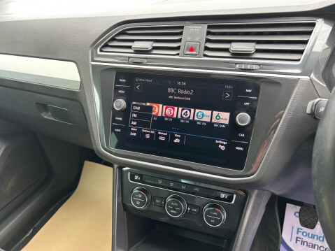 Volkswagen Tiguan 1.4 TSI SE Navigation Euro 6 (s/s) 5dr 22