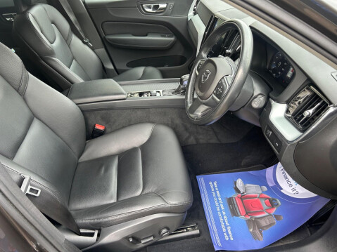 Volvo XC60 2.0 T5 Momentum Pro Auto AWD Euro 6 (s/s) 5dr 4