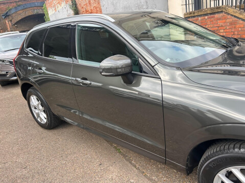 Volvo XC60 2.0 T5 Momentum Pro Auto AWD Euro 6 (s/s) 5dr 38