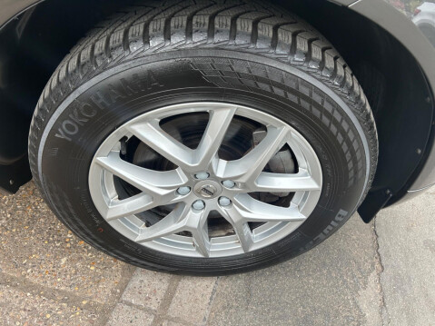 Volvo XC60 2.0 T5 Momentum Pro Auto AWD Euro 6 (s/s) 5dr 33